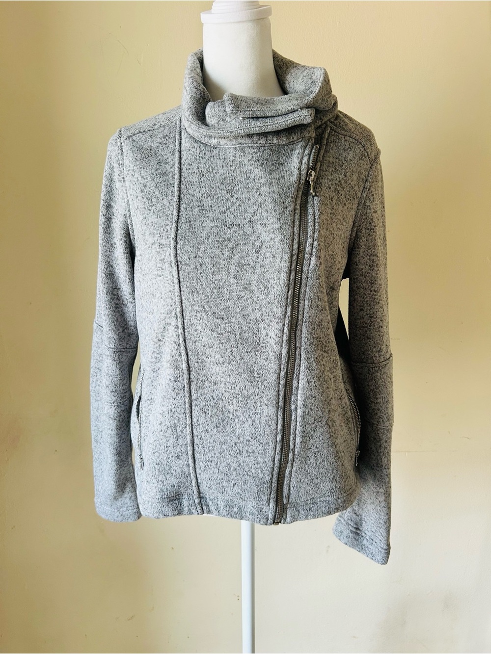 Old navy Women’s Heather Gray Asymmetrical Zip Funnel Neck Sweater Jacket.. smal